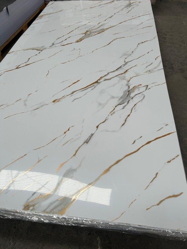 Producto - Placa de PVC Simil Mármol Color Carrara Gold