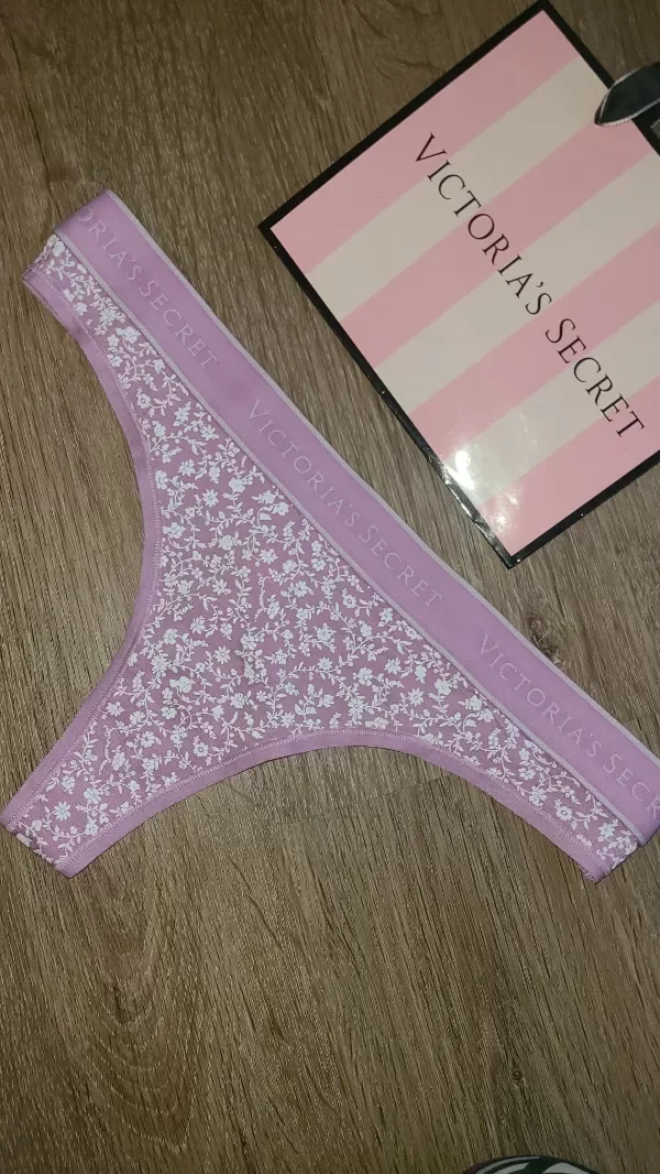 Producto - Less logo lila talle M