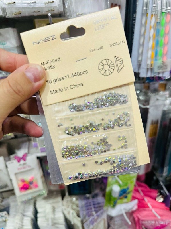 Producto - strass naez pleteados y tornasol