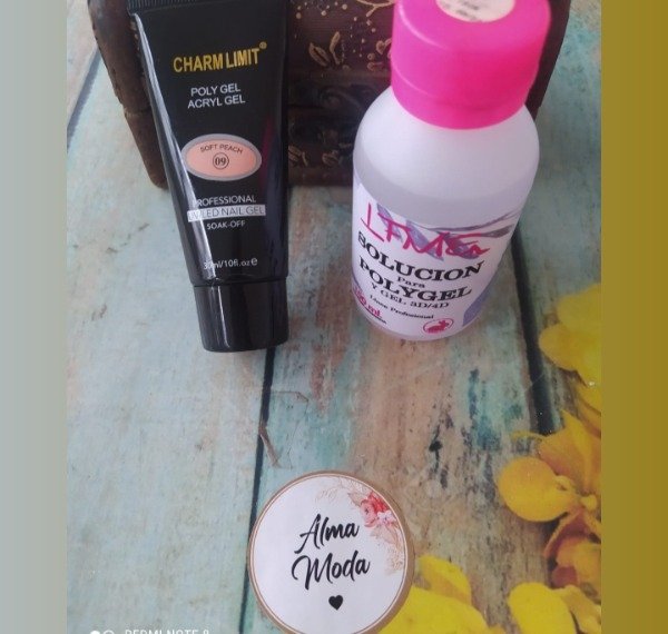 Producto - Polygel y solución para polygel