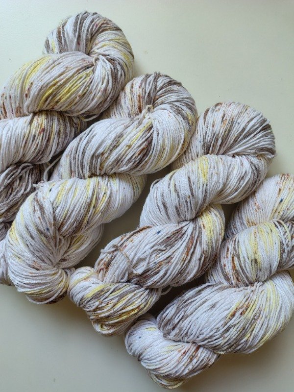 Producto - Bananita dolca. DK - Hilo de algodón 8-6.