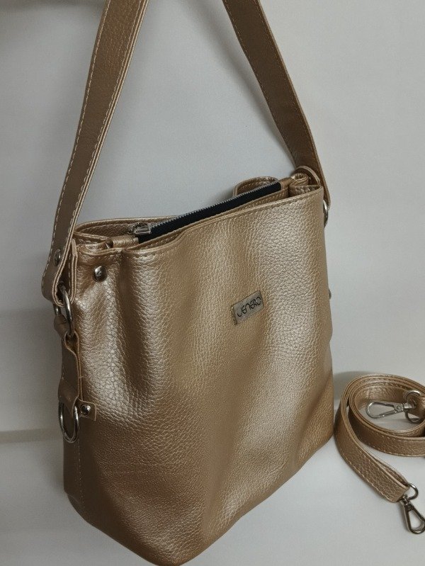 Producto - CARTERA TESSA DORADA
