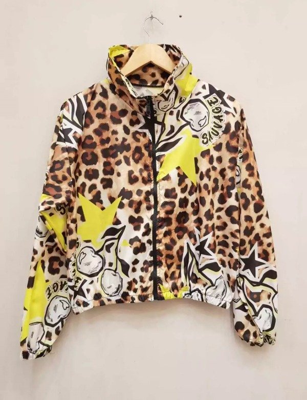 Producto - Campera rompeviento impermeable