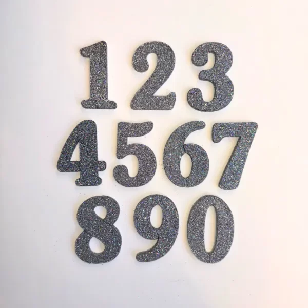 Producto - Cake topper número con brillo de goma eva color plateado