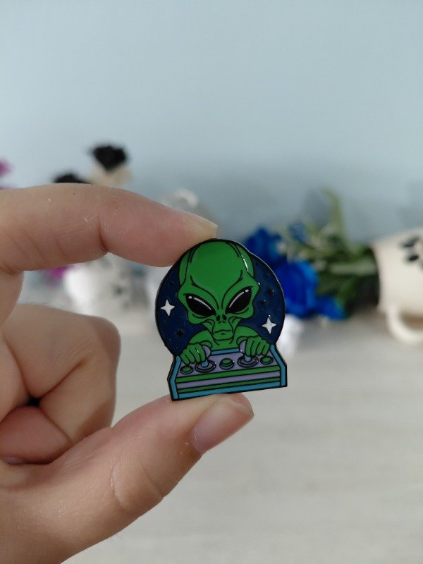 Producto - Pin metalizado - Alien #1522