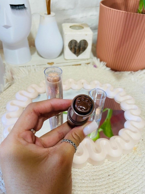 Producto - Corrector y Contorno en Barra Glowy Pink 21