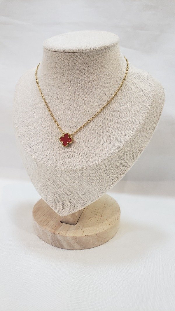 Producto - Conjunto trebol rojo