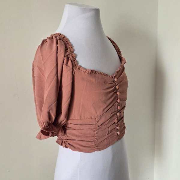 Producto - Blusa con manga princesa espalda con frunce y botones - Talle M - 1