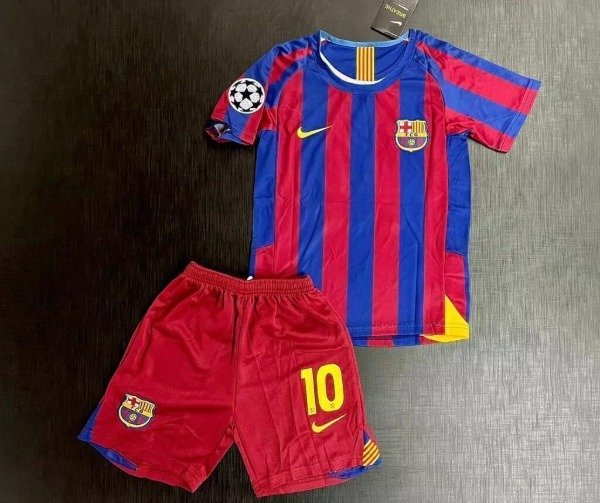 Producto - CONJUNTO FC BARCELONA IMPORTADO TITULAR RETRO 2006 NIÑOS #10 RONALDINHO
