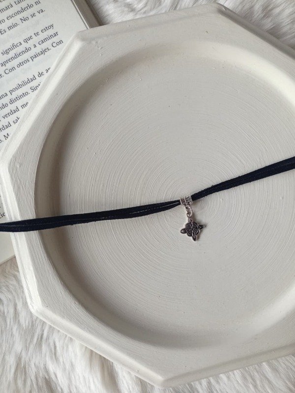 Producto - Choker doble nudo de bruja