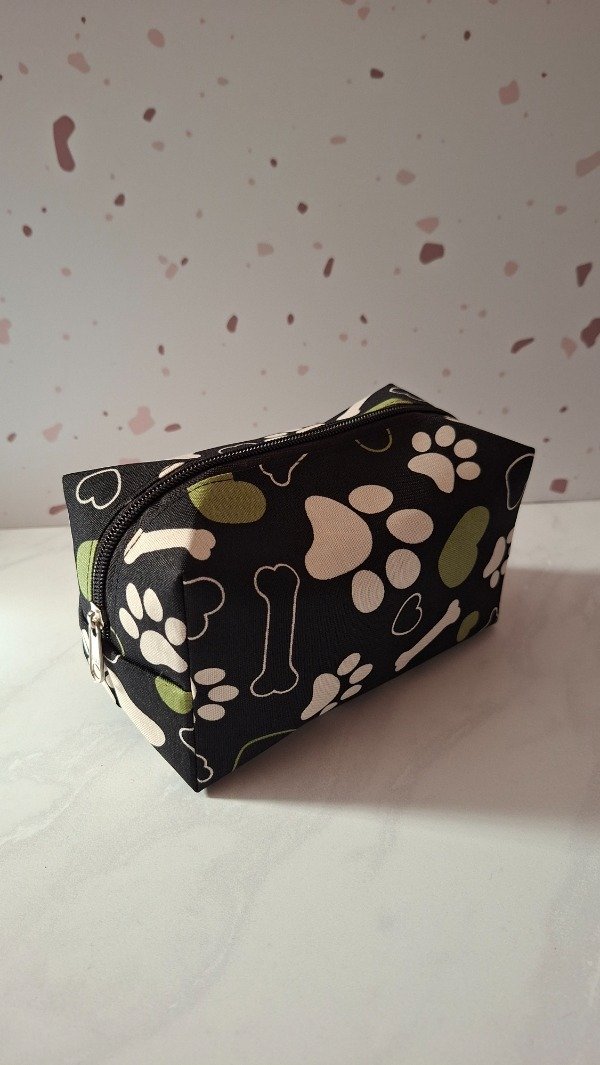 Producto - Portacosmetico - cartuchera huellitas