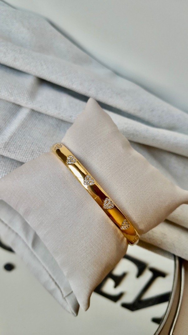 Producto - Brazalete con corazones laminado en oro 18k