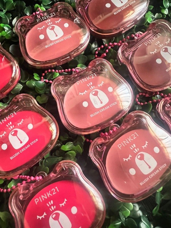 Producto - rubor en crema osito Pink21 con llavero