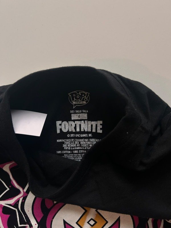 Producto - Remera negra Fortnite - 3