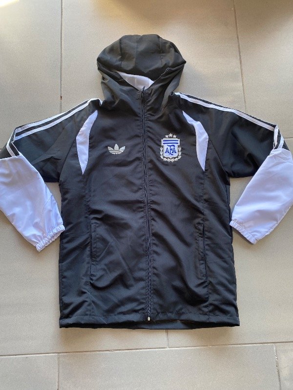Producto - Campera de argentina negra 2026 rompevientos