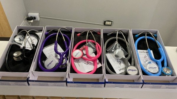 Producto - Estetoscopio doble campana profesional CORONET