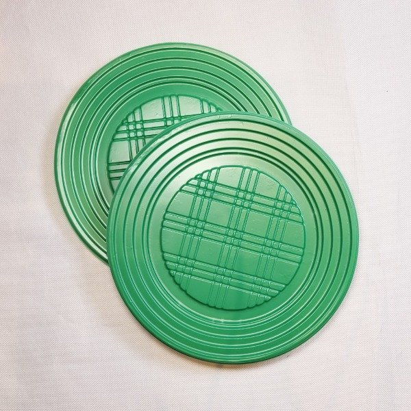 Producto - Platos plasticos chicos color verde 17x17cm x48un