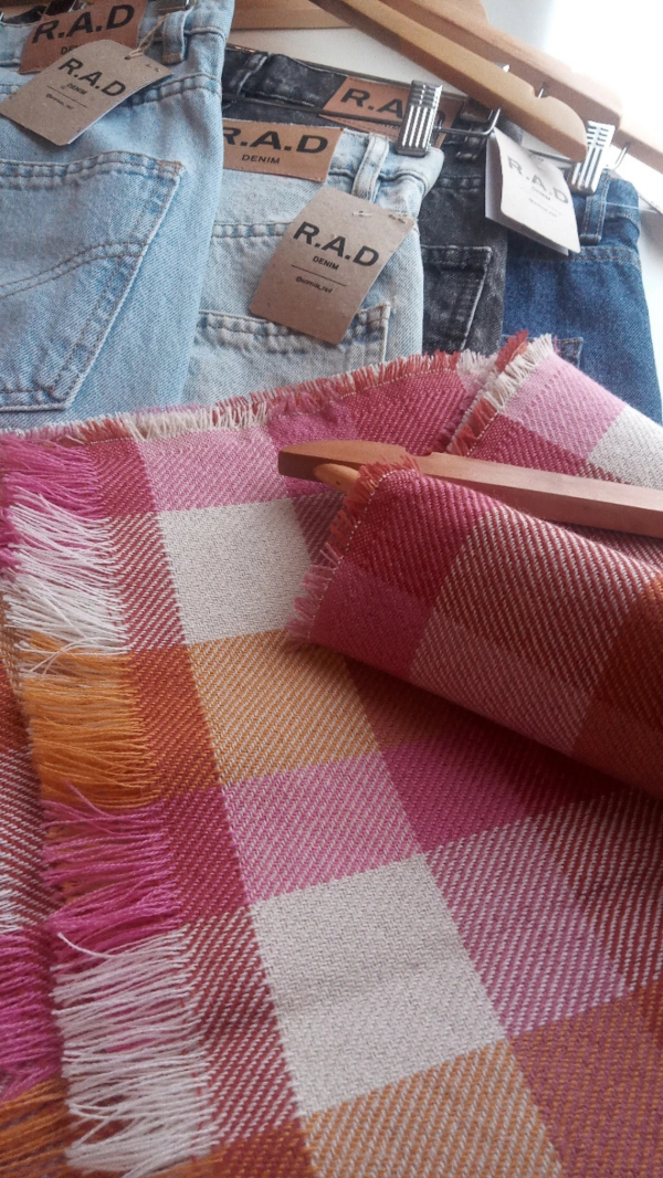 Producto - RUANA Acrílica Cuadrille Felicitas