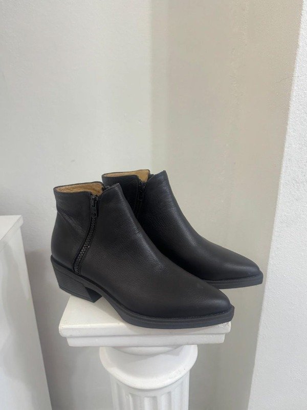 Producto - BOTINETAS BONO DE CUERO NEGRO CON TACO - 0