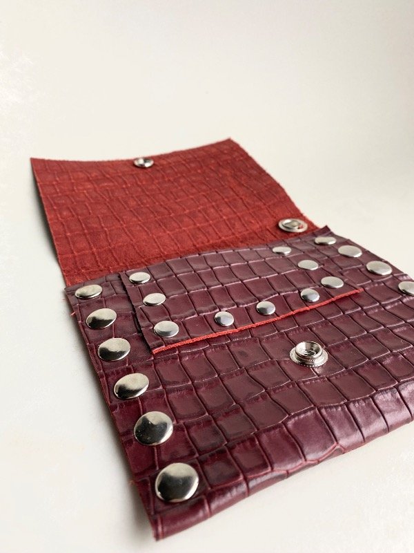 Producto - Tabaquera croco bordó charol - 0