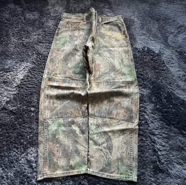 Producto - Baggy Wrangler Realtree doble Rodilla