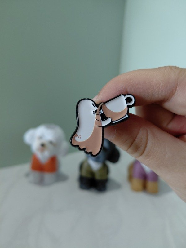Producto - Pin metalizado - Fantasma cafecito #3291