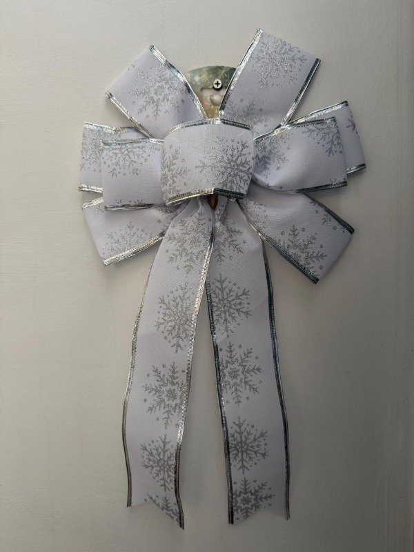 Producto - Moño blanco y plateado - hasta 42 cm (Efectivo: 9.200)