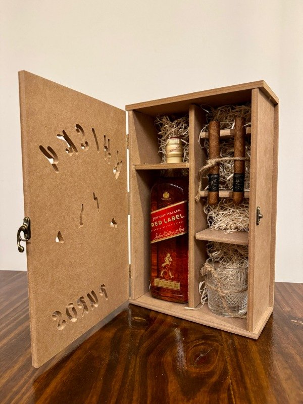 Producto - Caja de Whisky Johnnie Walker Red Label 1lt + Puros + Vaso de regalo! - 10