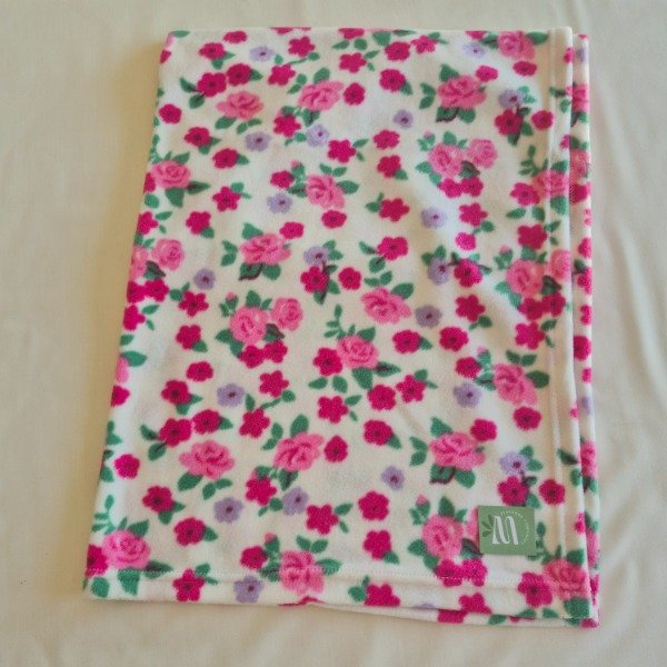 Producto - Manta polar rositas fucsia