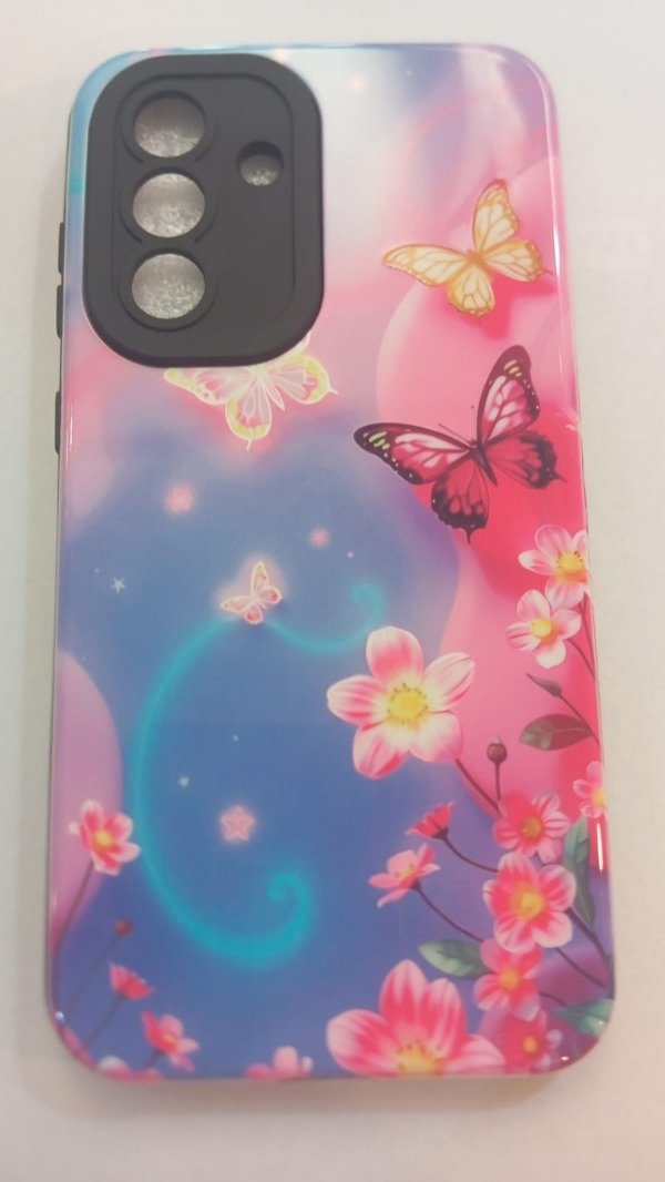 Producto - Funda Rígida Alto Impacto mariposa para Samsung A55