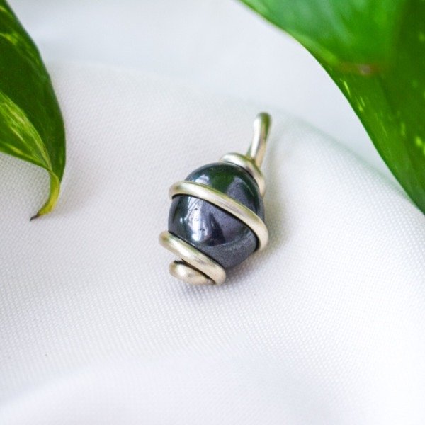 Producto - Dije Hematite chico en Alpaca