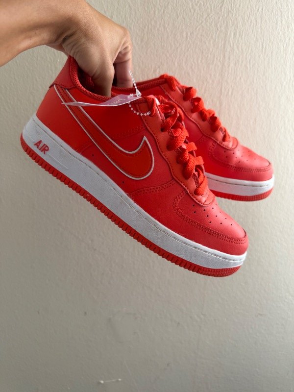 Producto - Zapatillas NIKE Air Force 1 Low 07 Rojo Picante talle 37 cpm54