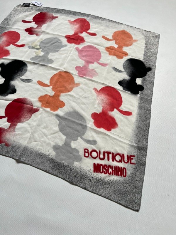 Producto - Moschino Olive Oyl Silhouette Silk Scarf - 3