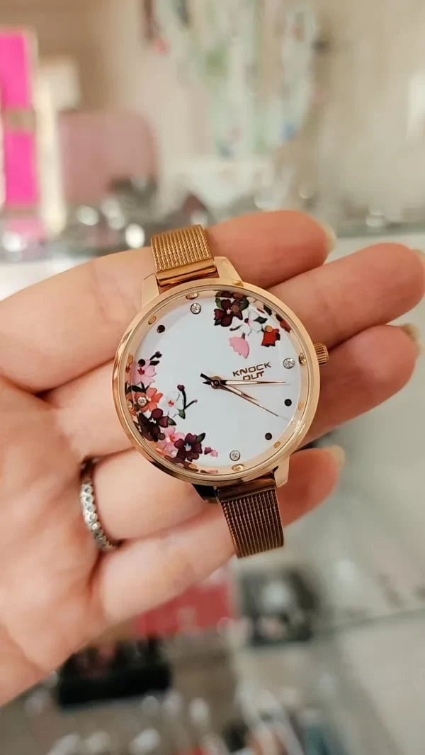 Producto - Reloj Knock Out - Malla Metálica Rosé - Fondo Blanco Floral 1588-111