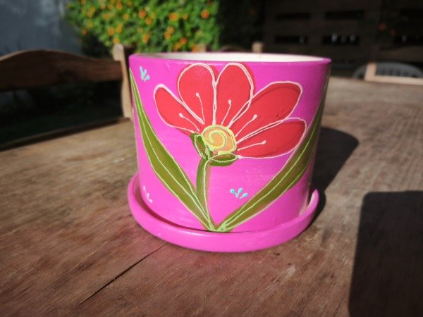 Producto - Maceta "Magenta Flores Rojas"