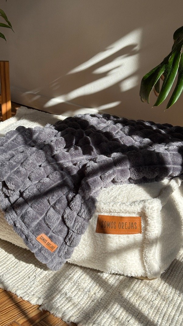Producto - Manta Soft Gris
