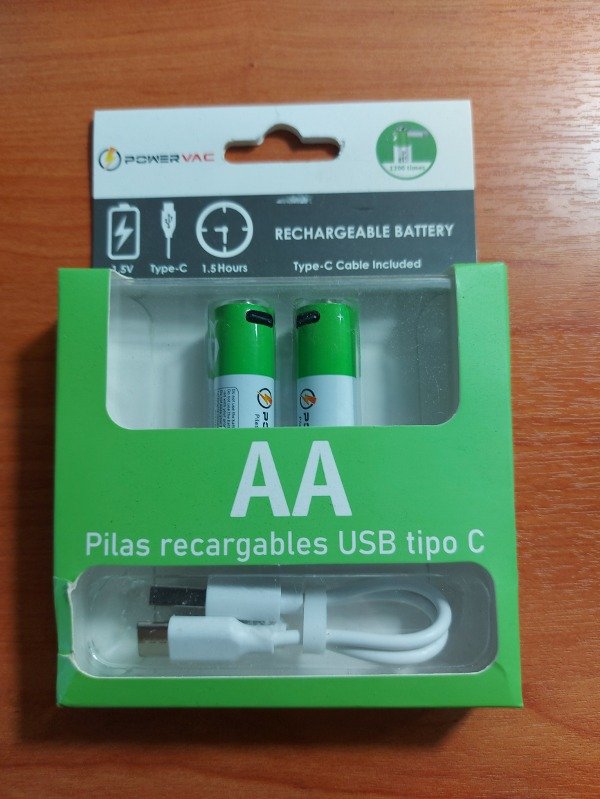 Producto - Pilas recargables con cable USB doble A