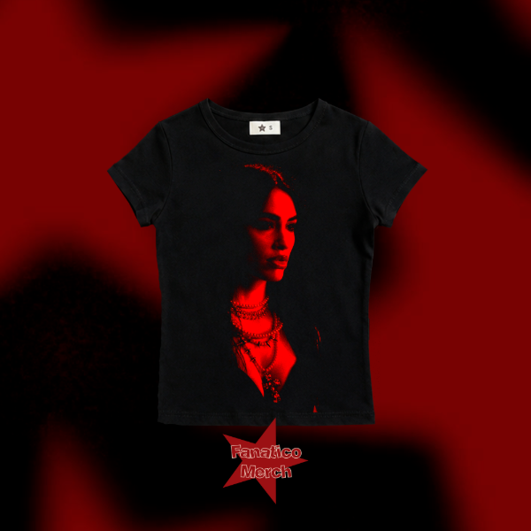 Producto - Baby Tee - Atendiendo al demonio II