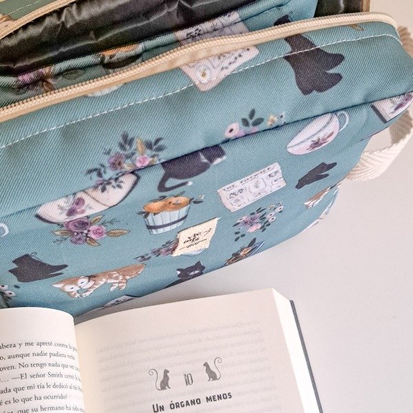 Producto - Neceser Porta Libros Gatitos Verdes IMPERMEABLE - 2