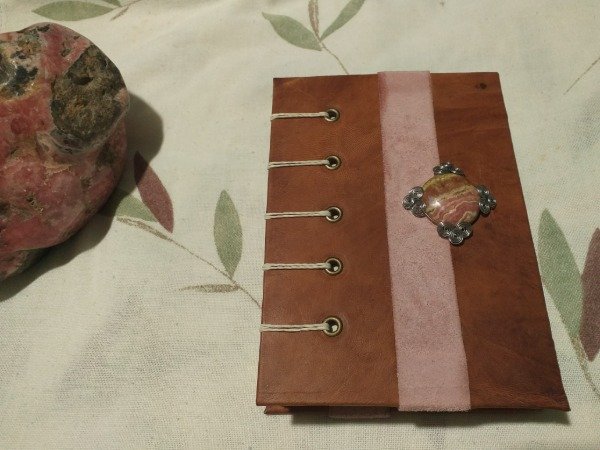 Producto - Sol de rodocrosita en mosaico de cuero