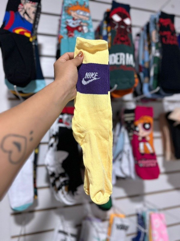 Producto - Nike Amarilla-Violeta