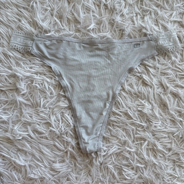 Producto - LESS TOMMY HILFIGER 18