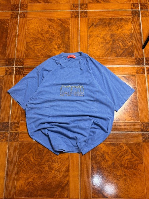 Producto - Reme vintage FIN DEL MUNDO / Talle L