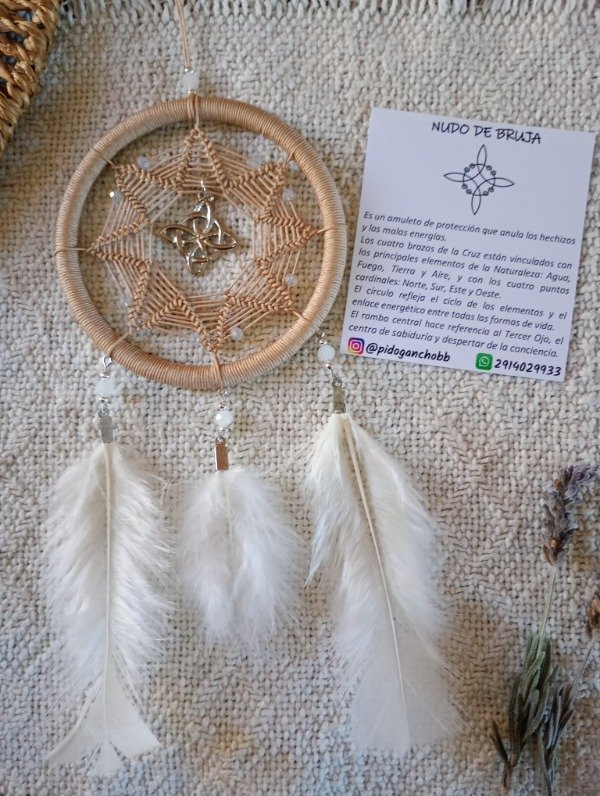 Producto - Atrapasueños de diseño, con dije Nudo de brujas.