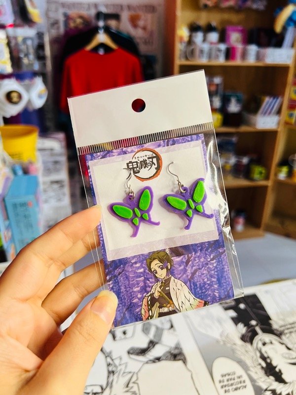 Producto - Arito 3D Demon Slayer Shinobu mariposa
