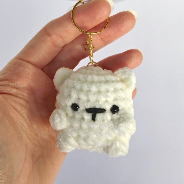 Producto - Llavero osito blanco mediano tejido chenille amigurumi
