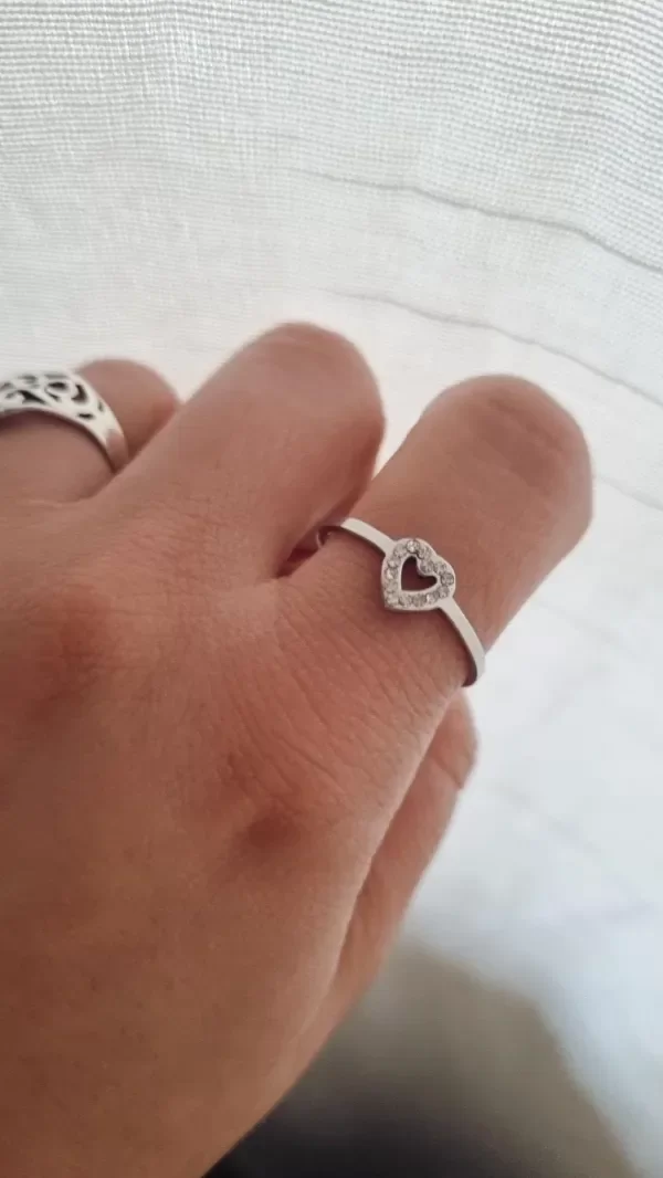 Producto - Anillo corazon con strass blancos A quirúrgico