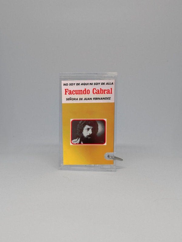 Producto - No soy de aquí ni soy de allá  - Llavero Cassette