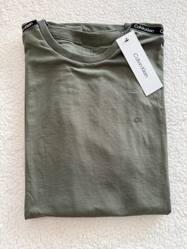 Producto - Remera Ck Verde
