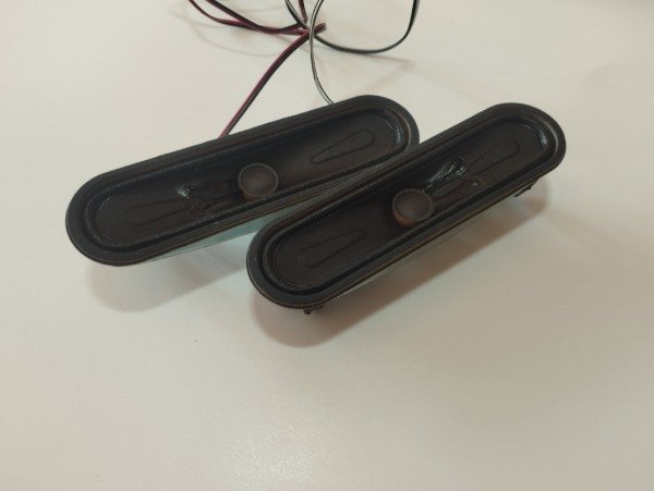 Producto - Juego Par De Parlantes Tv Telefunken Tlf32smart